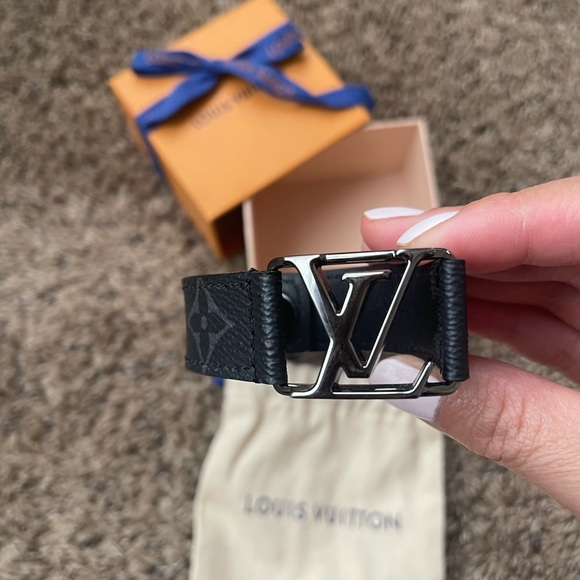LOUIS VUITTON Hockenheim Bracelet Eclipse Monogram Eclipse Size 17 - Picture 6 of 10